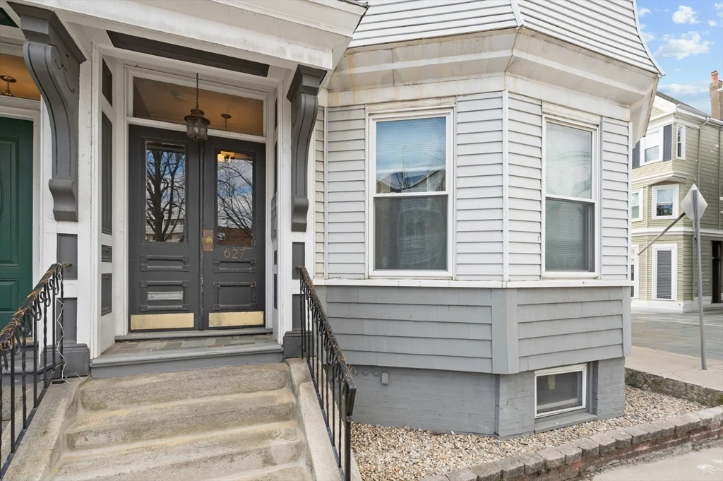 627 E 6th St, South Boston