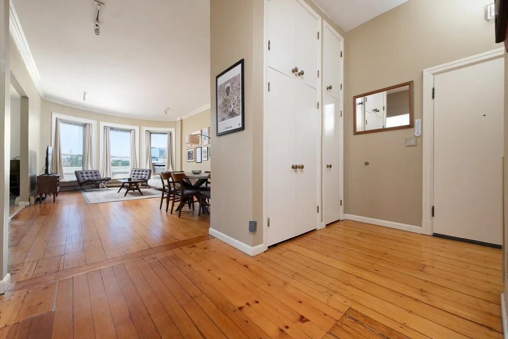7 Bay State Rd, Fenway