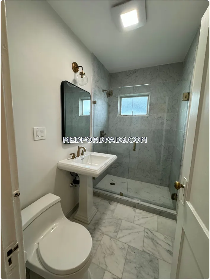 21 Renfrew St, Tufts University