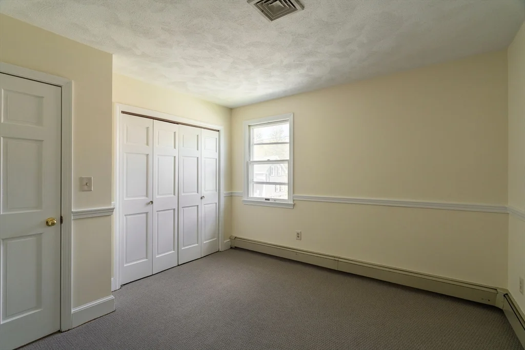 99 Garfield Ave, Woburn