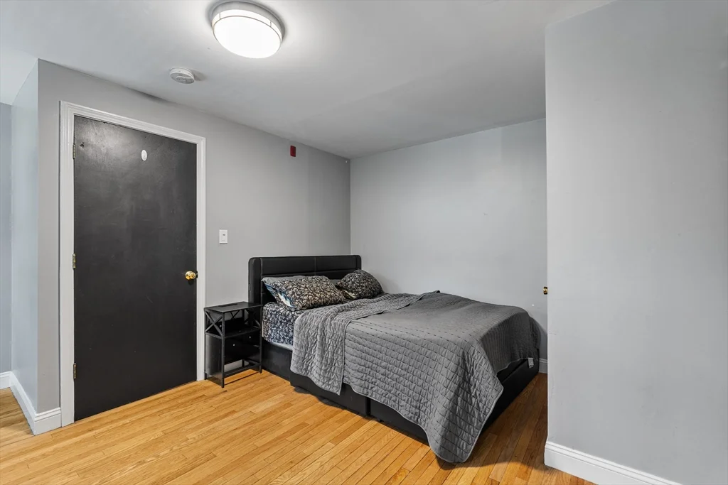 99 W 4th, South Boston