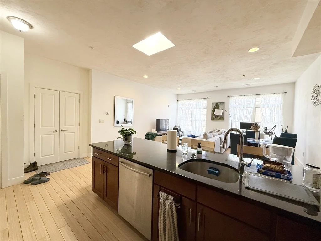 9 Gardner St, Allston