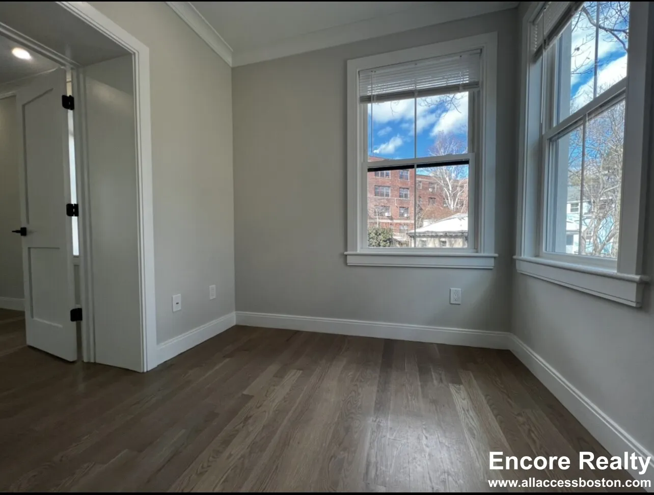 47 Englewood Ave, Brighton