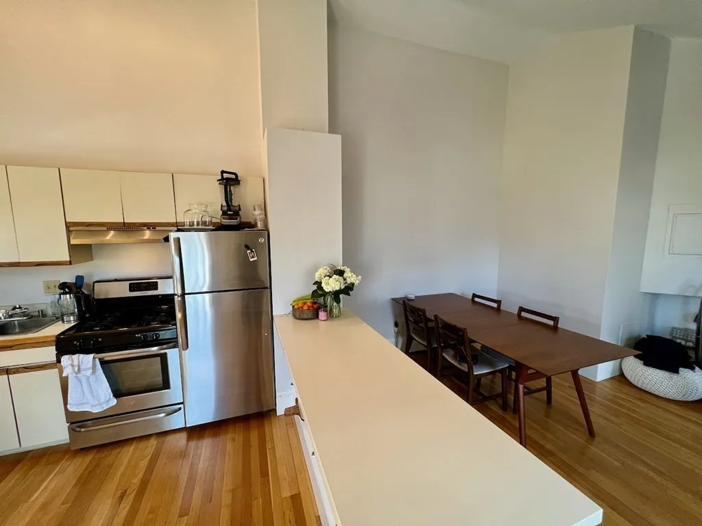 66 Telegraph St, South Boston