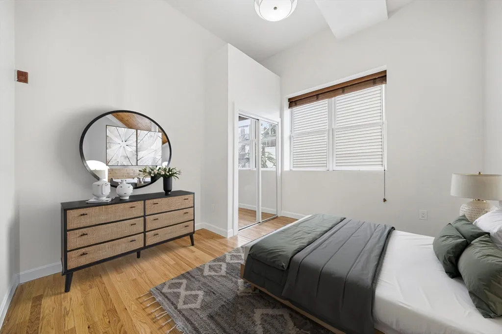 156 Chelsea St, East Boston