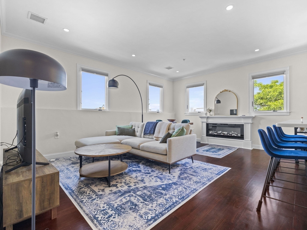 753 E Broadway, South Boston