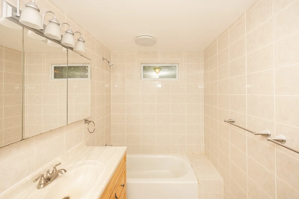 51 South Lenox St, Worcester