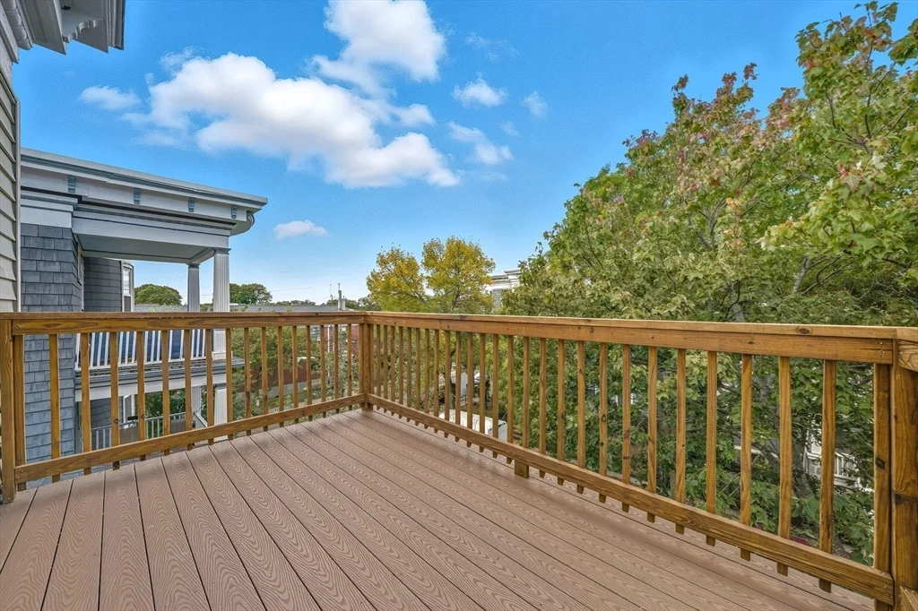 24 Hinckley, Dorchester