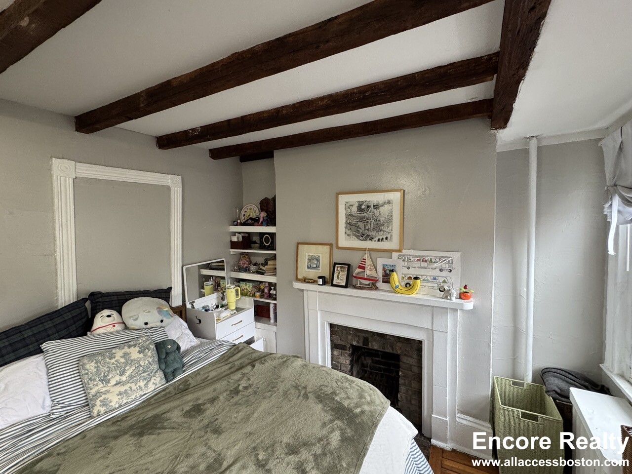 2 Champney Pl, Beacon Hill