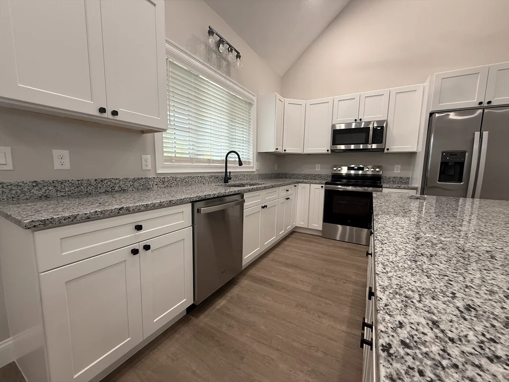 12 Glacier Path, Middleboro