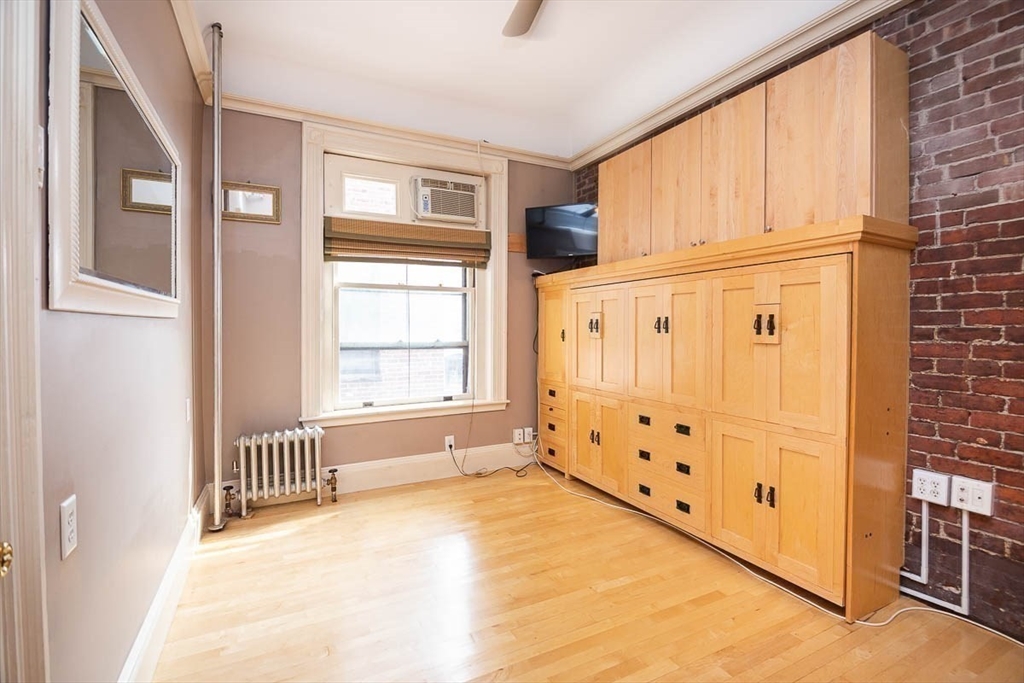 290 Commonwealth Ave, Back Bay