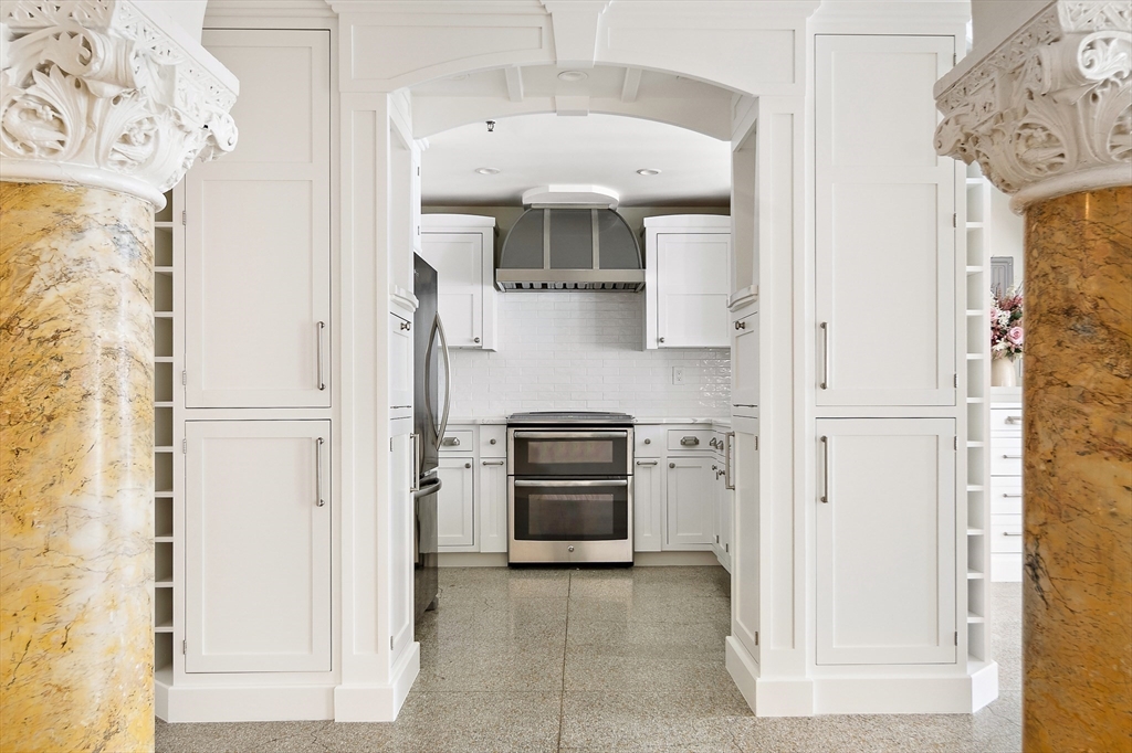 4 Charlesgate E, Back Bay