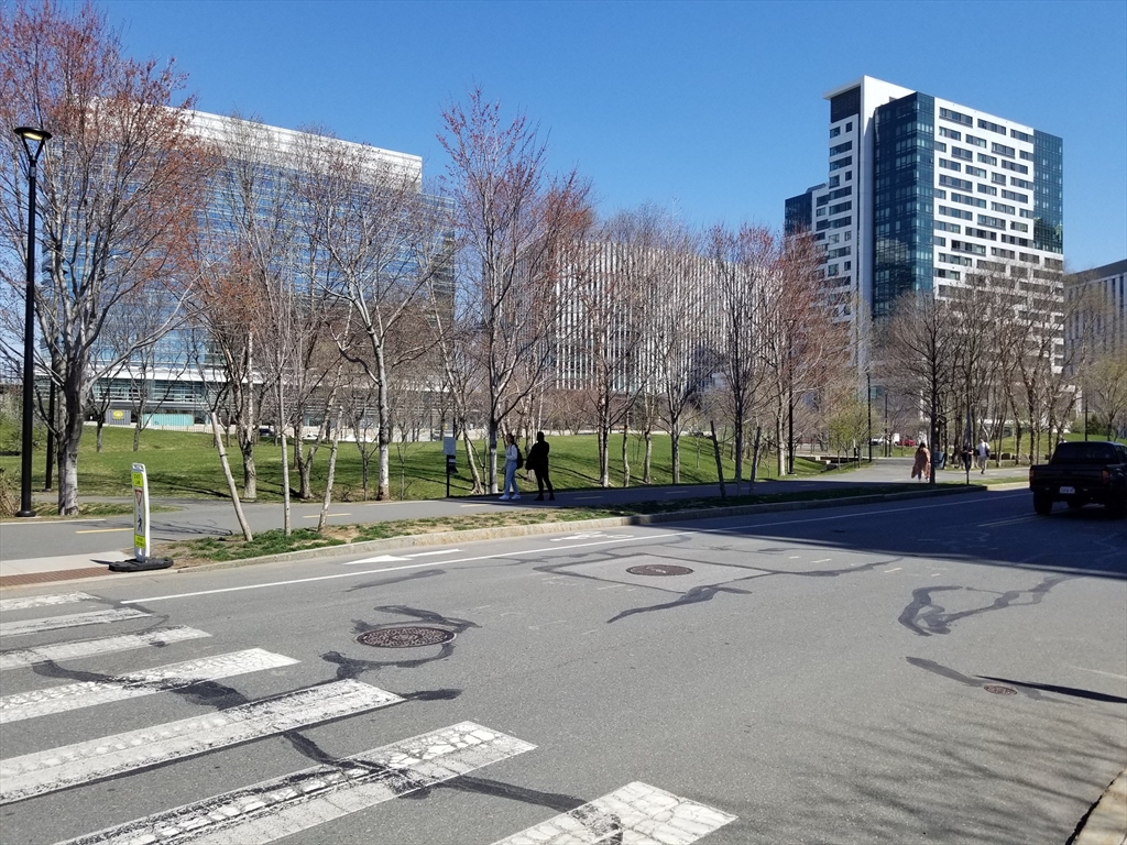 2 Earhart, East Cambridge