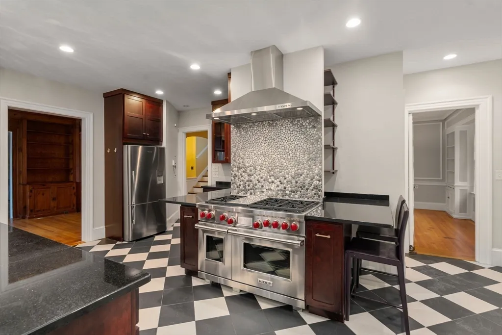 161 Clinton Rd, Fisher Hill