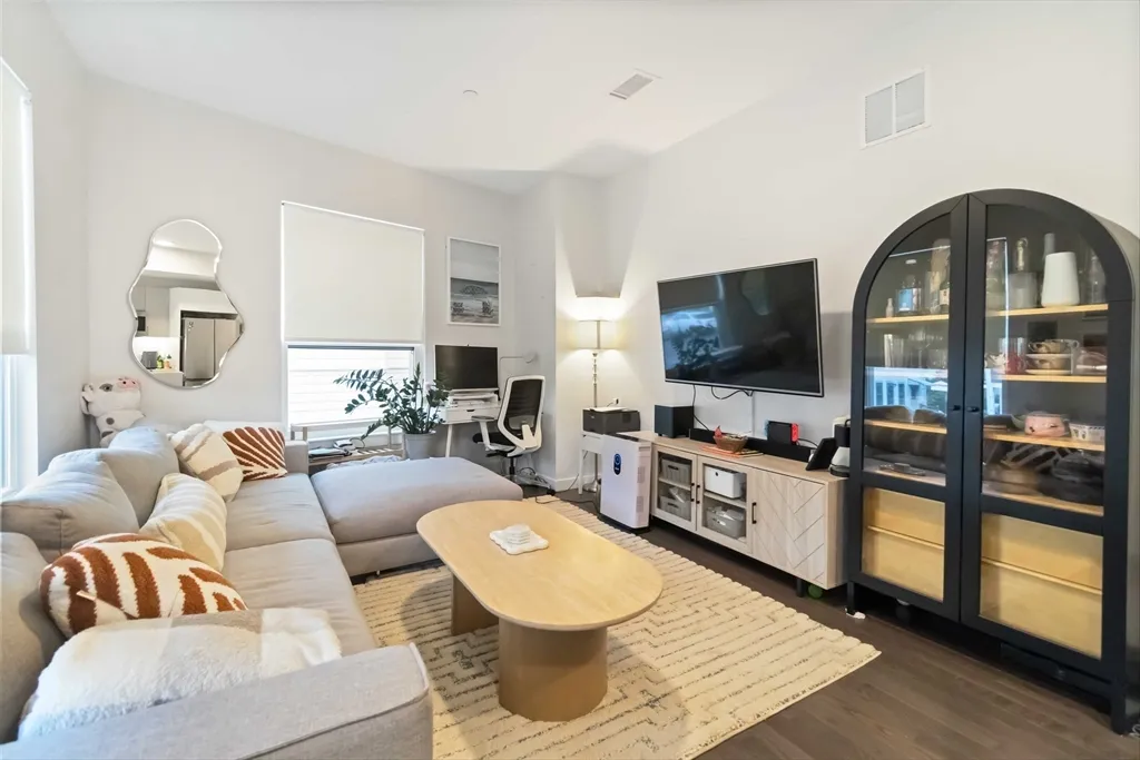 90 Antwerp St, Allston