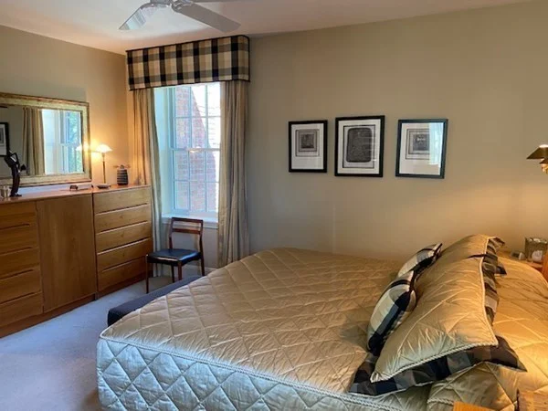 30 Dean Rd, Brookline Hills
