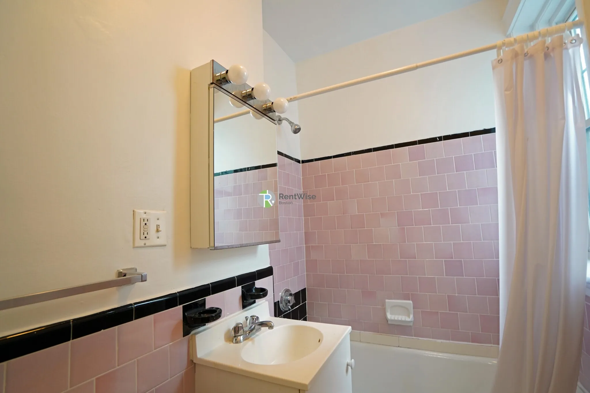 100 Kilsyth Rd, Brighton