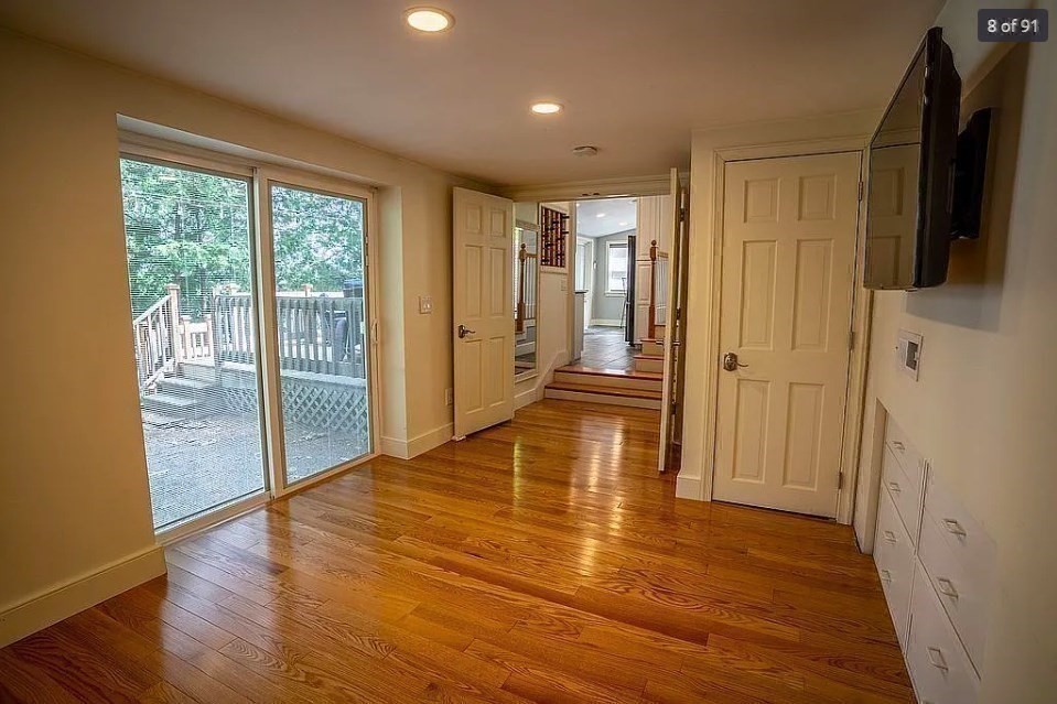 52 Lake Shore Dr S, Westford