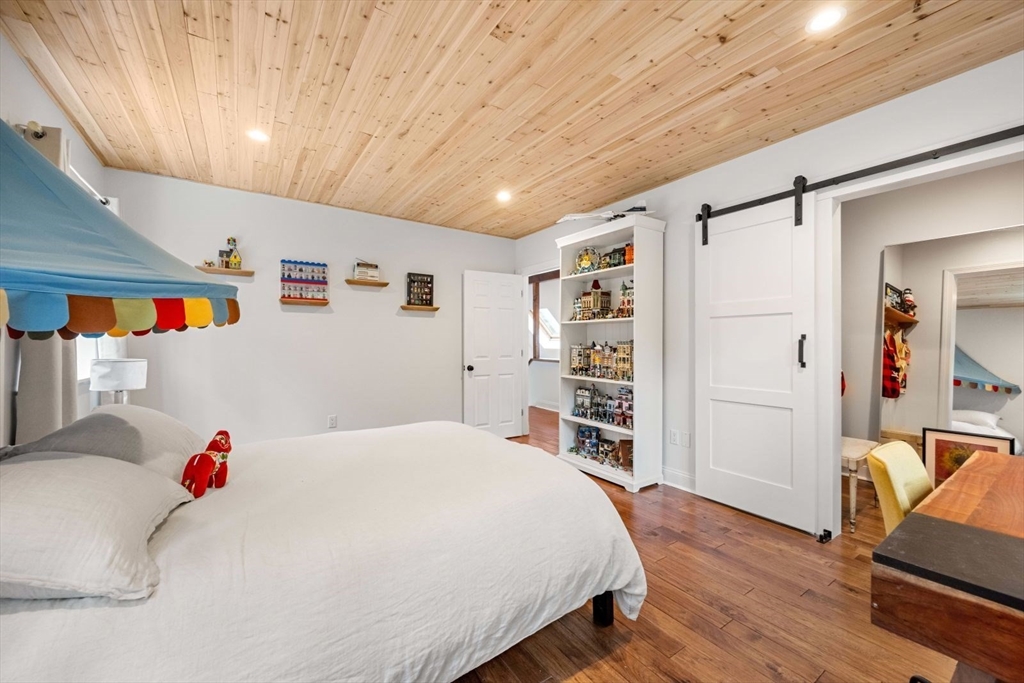 2 Deer Run, Littleton