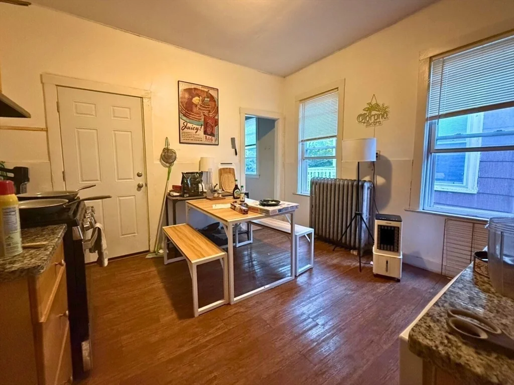 34 Cherokee, Mission Hill