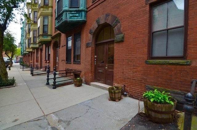 22 Isabella St, Back Bay