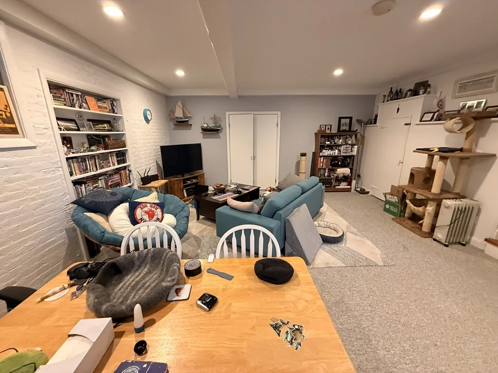 69 Seaverns Ave, Jamaica Plain