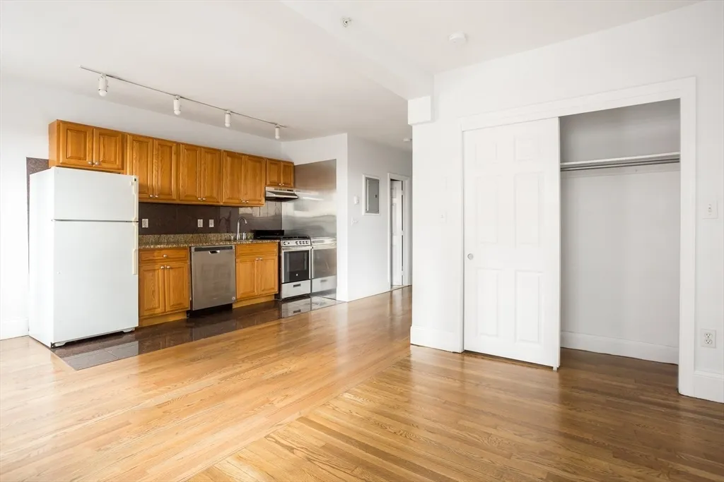 90 Warrenton St, Downtown