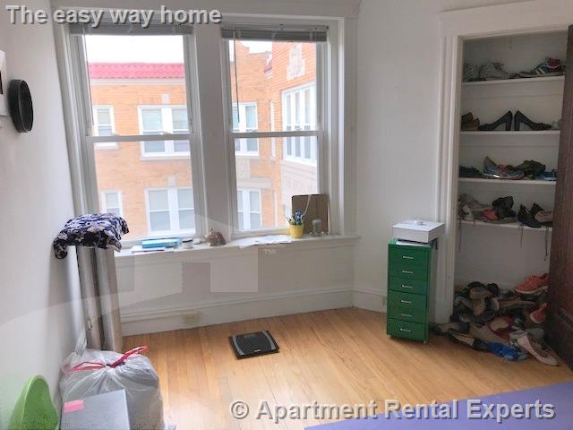 172 Maple St, Malden Center