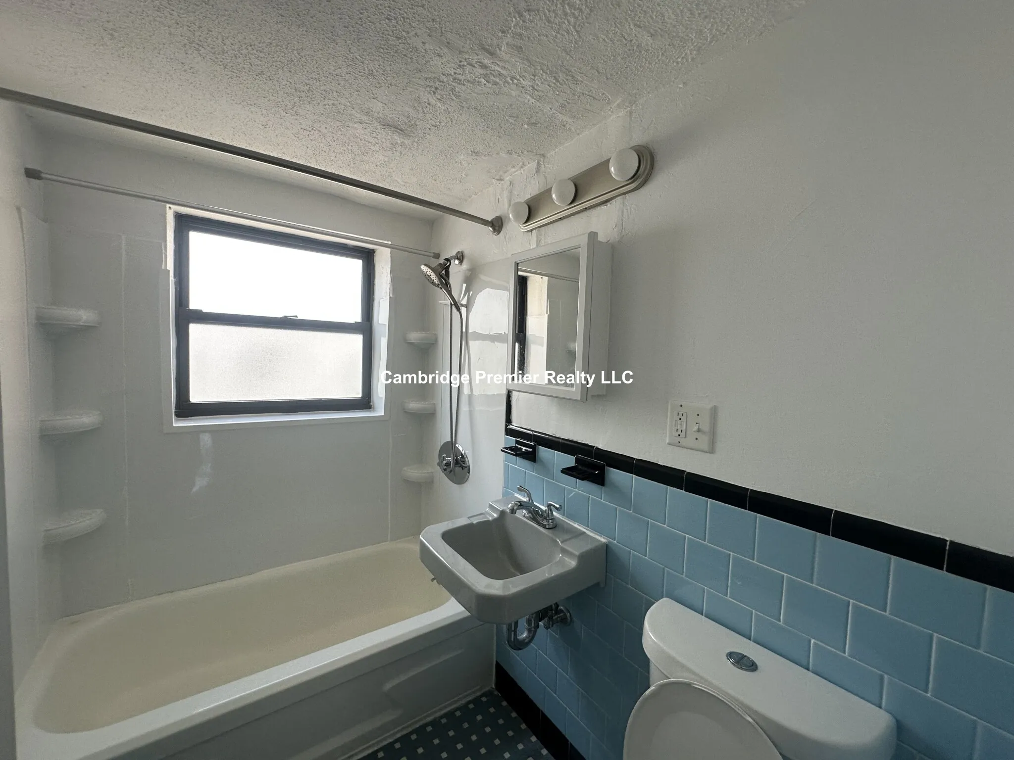 48 Harvard Ave, Harvard Avenue