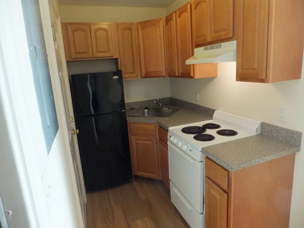 1581 Commercial St, Weymouth