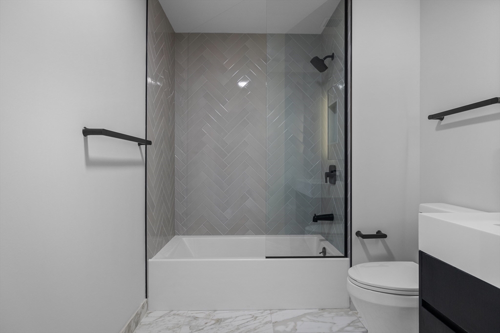 55 Lagrange St, Midtown