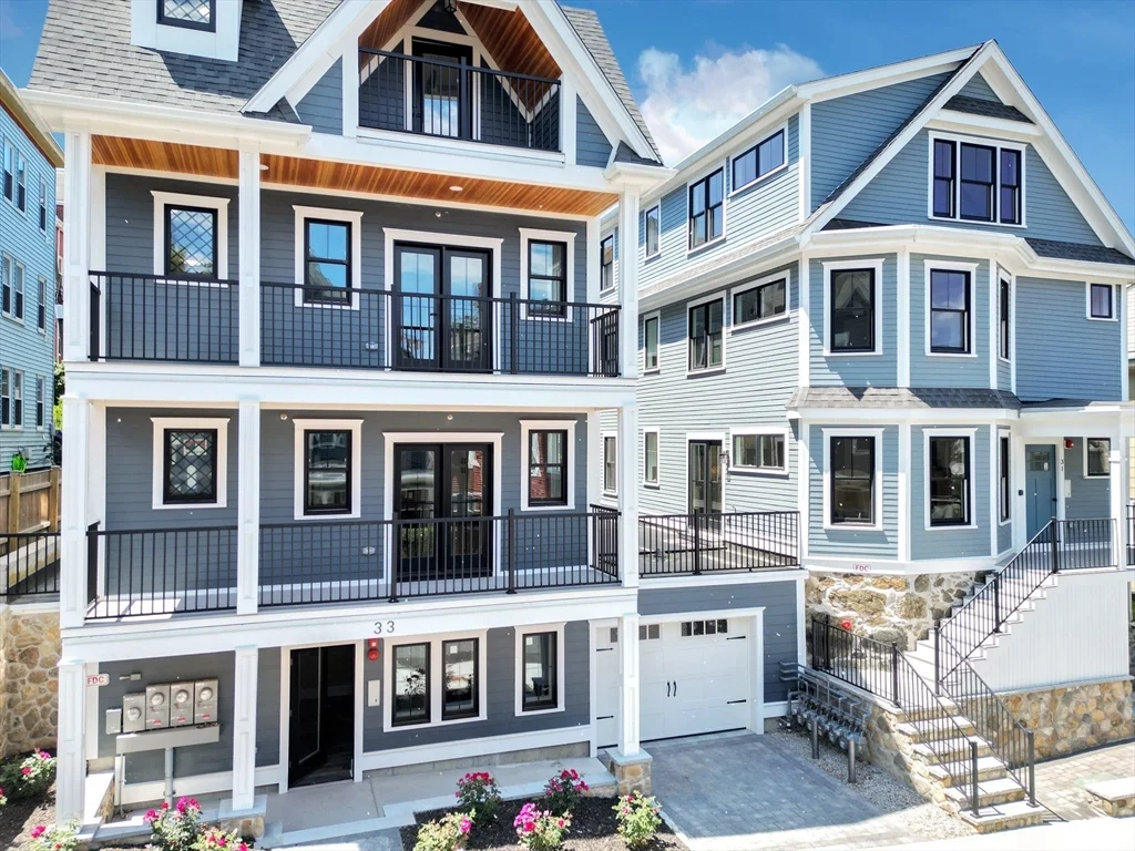 31 Woodlawn, Jamaica Plain