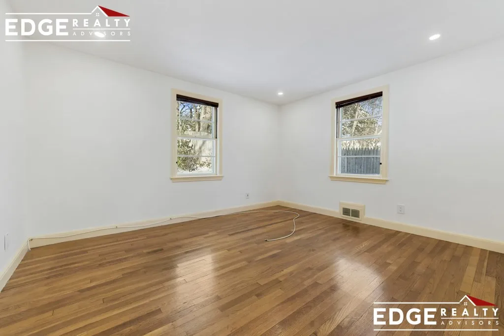 105 Hamilton Rd, Cedarwood