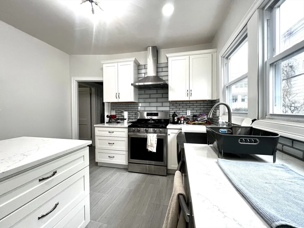 12 Bailey St, West Somerville