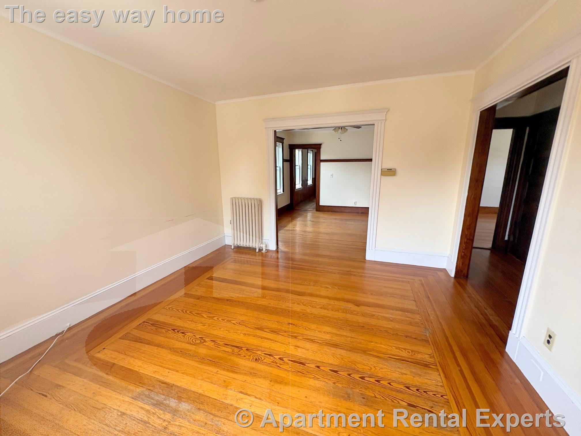 50 Oxford Ave, Belmont Line