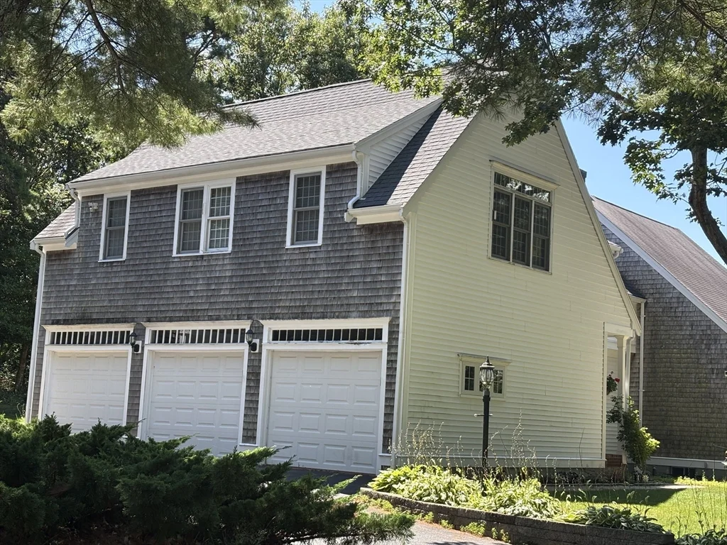 65 Lakewood Dr, Cedarville