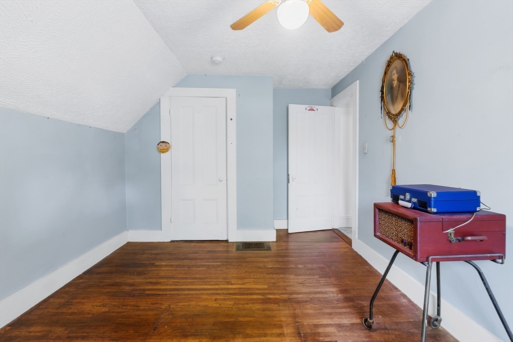 20 Trinity Ave, Lynn