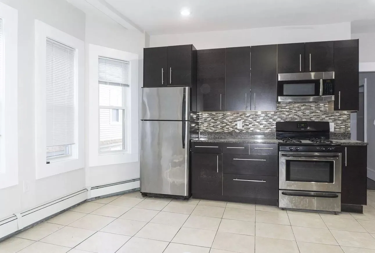 1000 Memorial Dr, West Cambridge