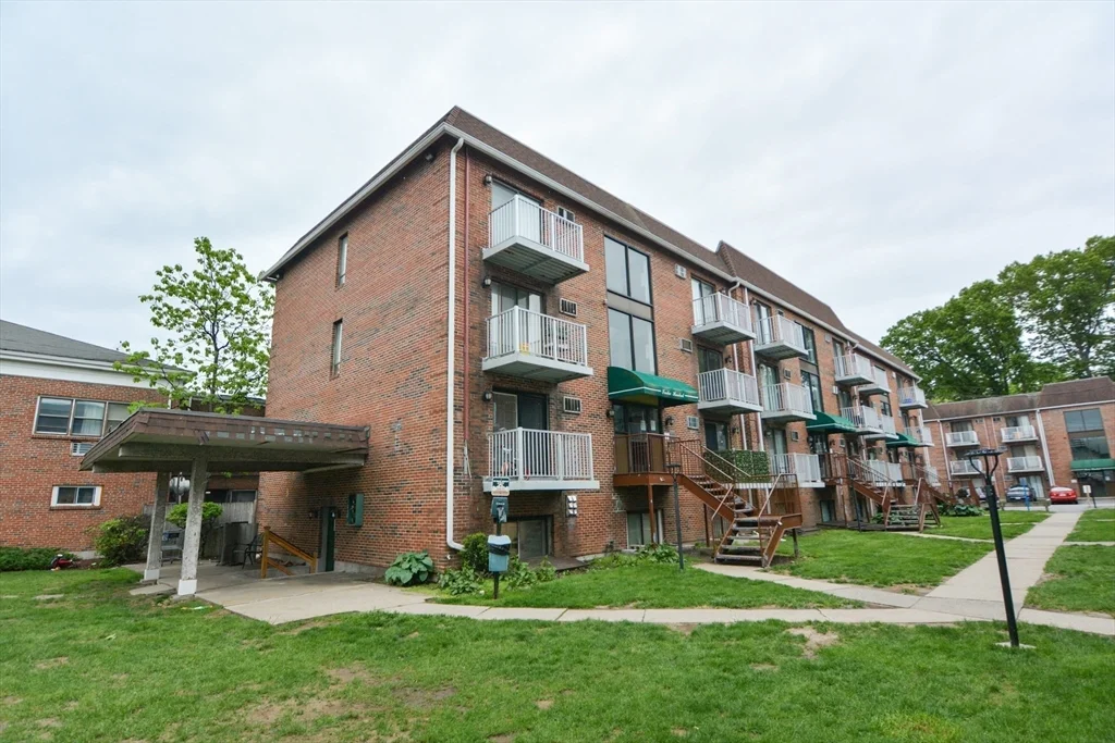 1186 Worcester Rd, Framingham