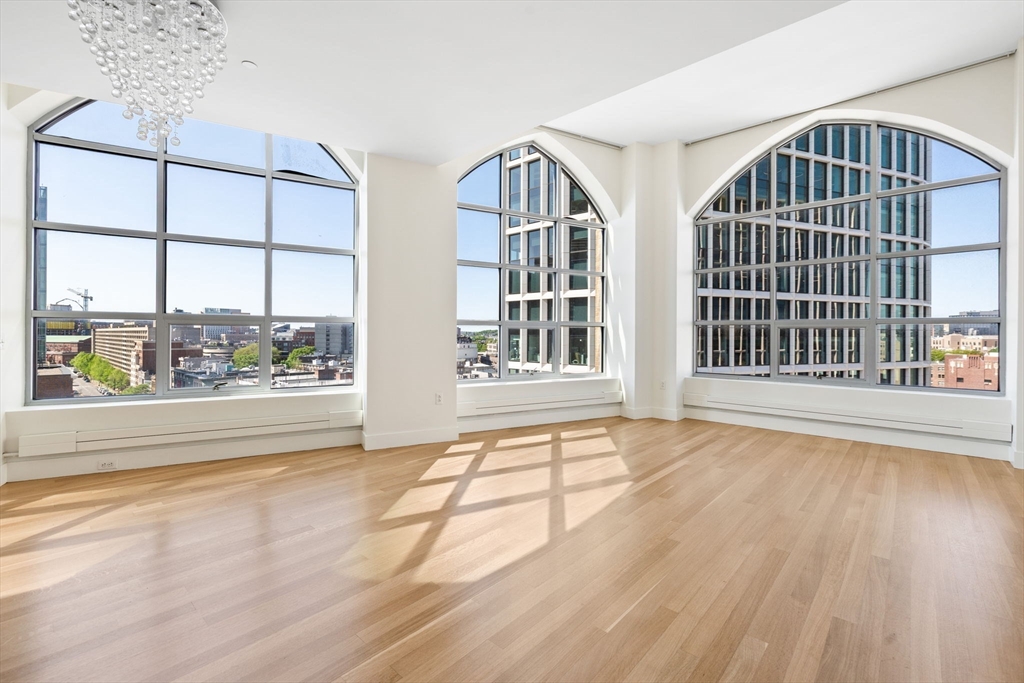 360 Newbury St, Back Bay