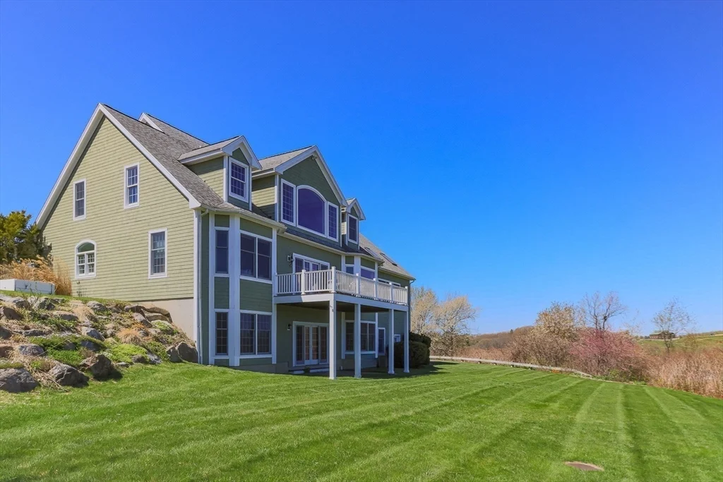 63 Skyfields Dr, Groton