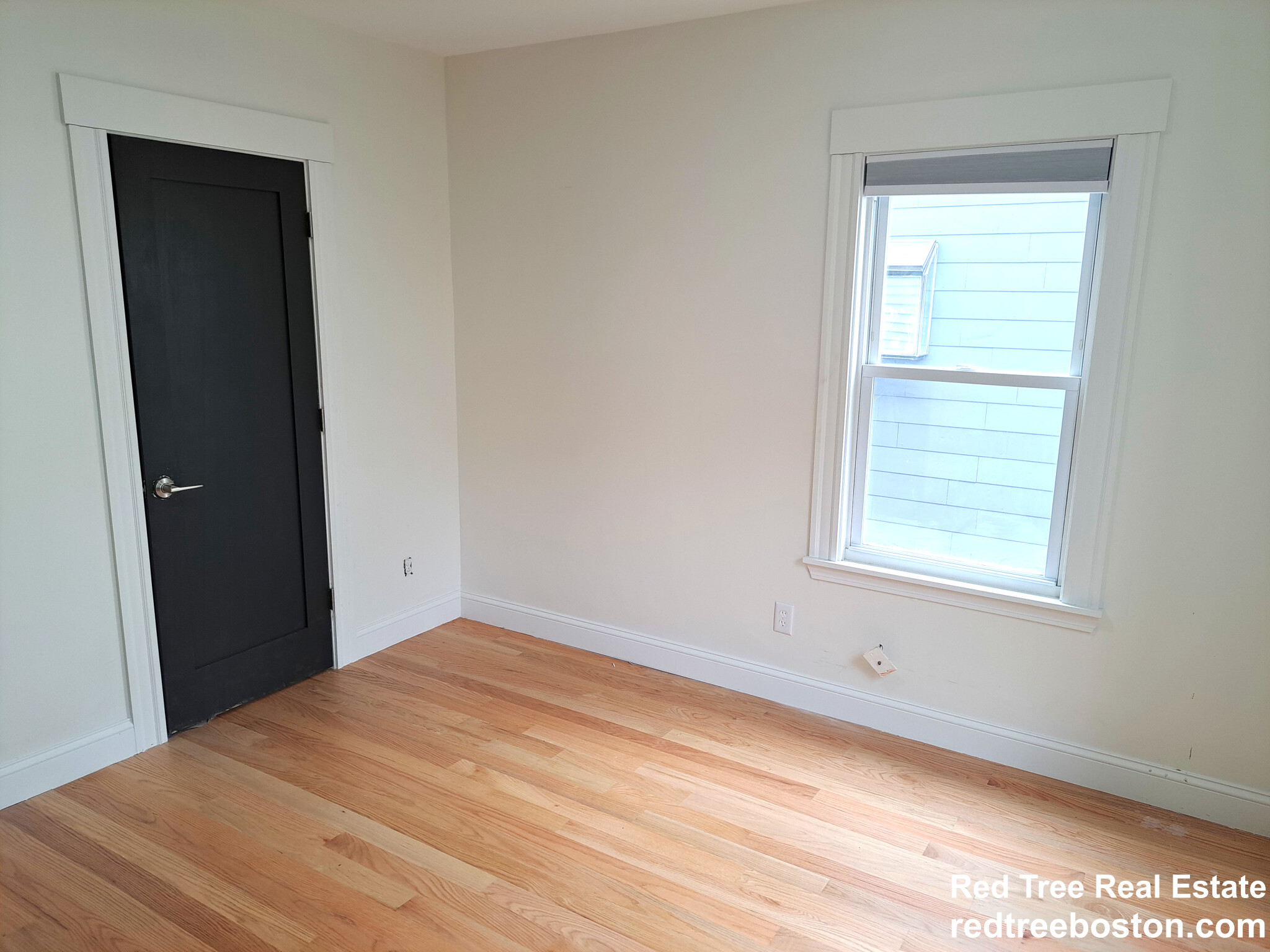 194 Cedar St, Powder House Square