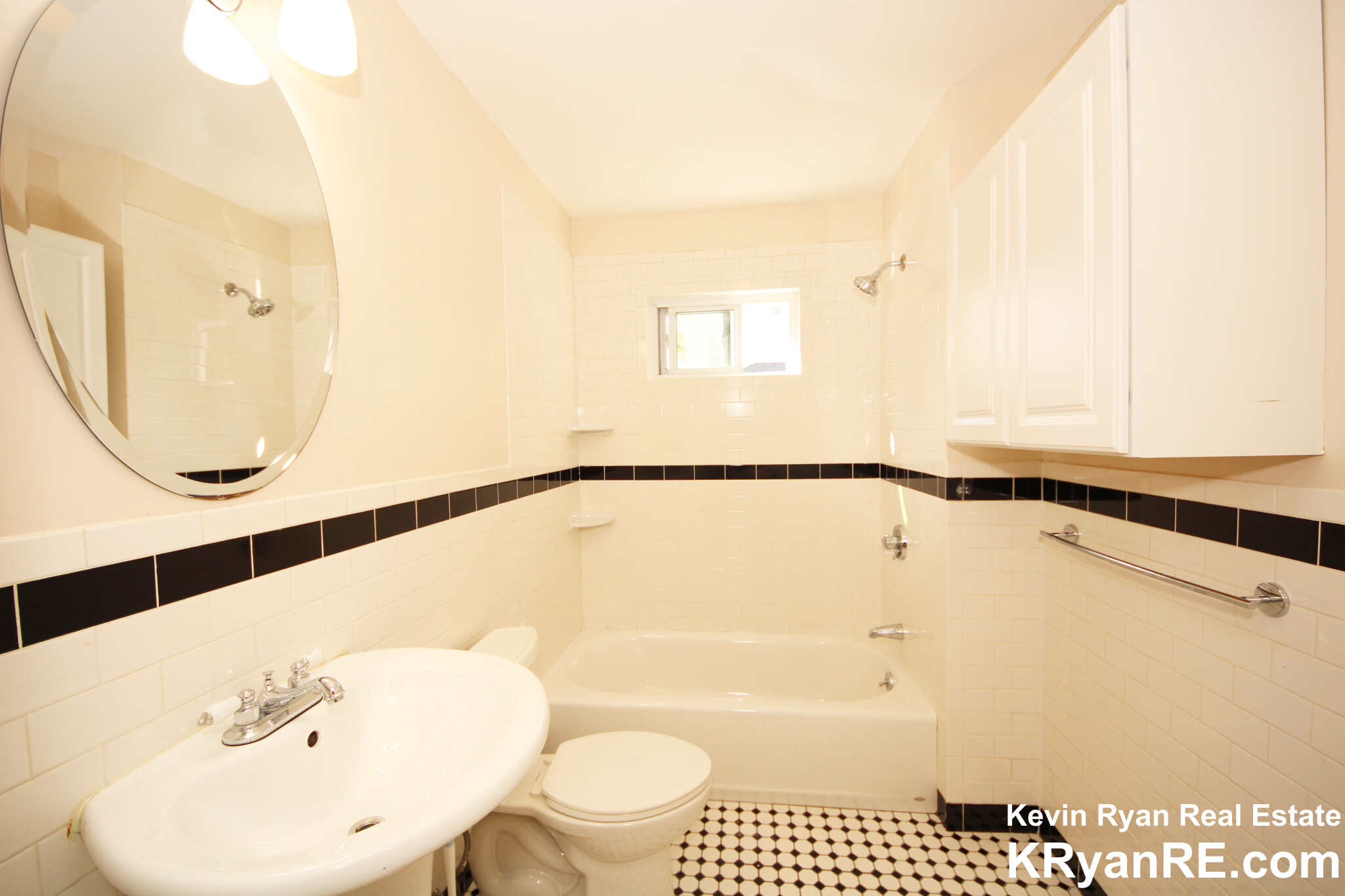 60-62 Bedford St, Banks Square