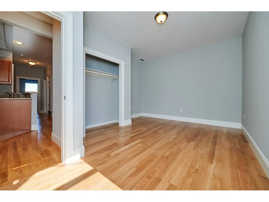 12 Humboldt Pl, South Boston