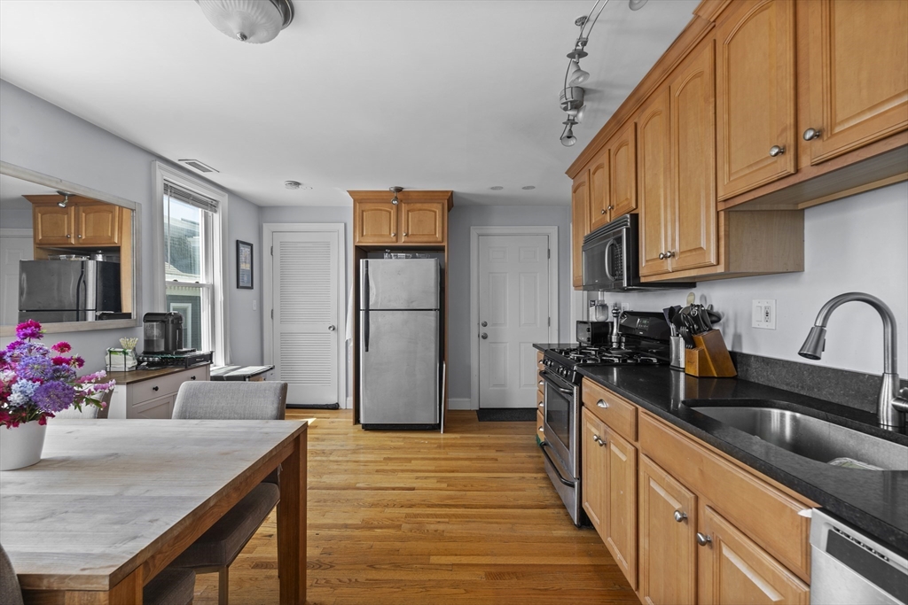 87 M St, South Boston
