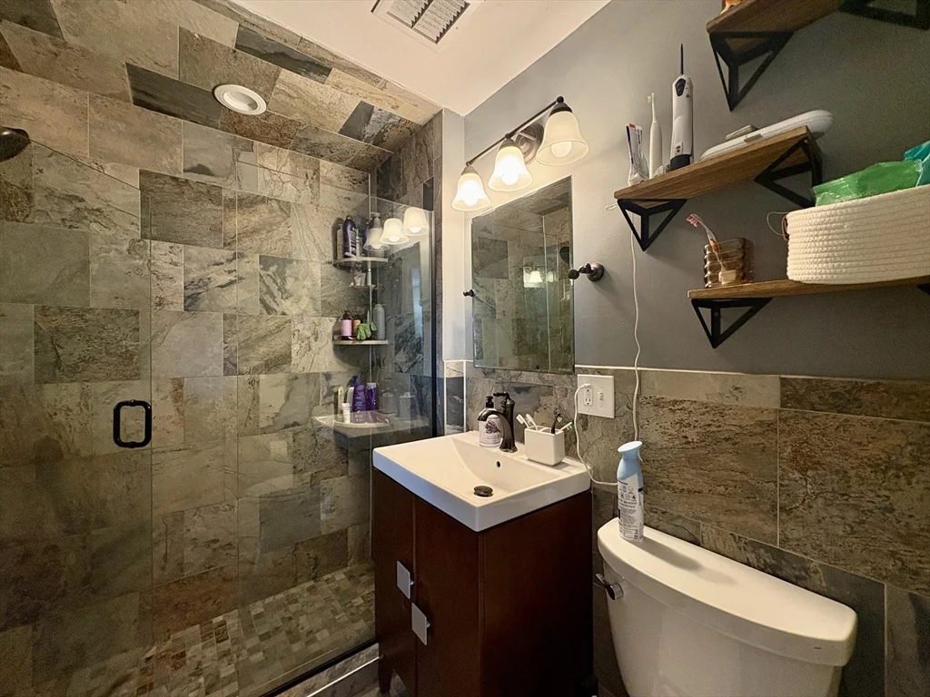 914 Beacon St, Fenway