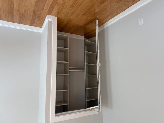 4 Carol Ave, Allston