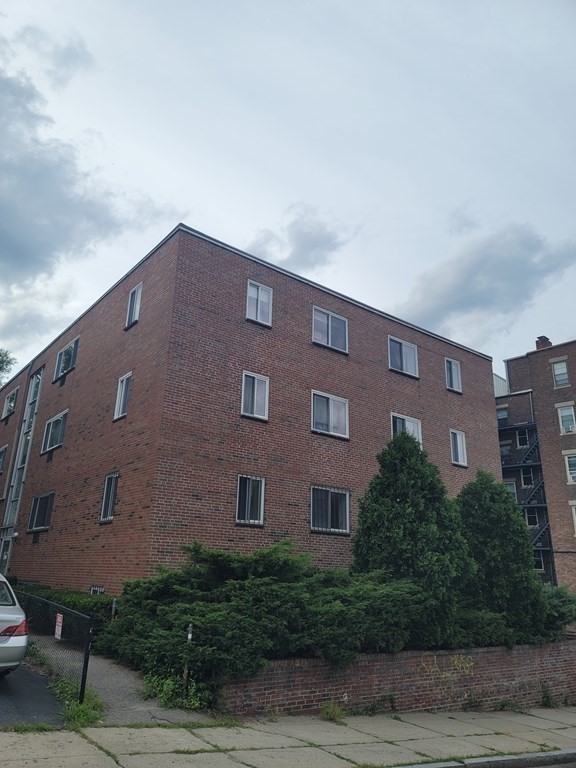 10 Scottfield Rd, Allston