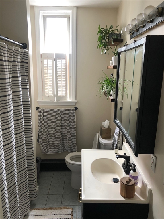 825 E 2nd, South Boston