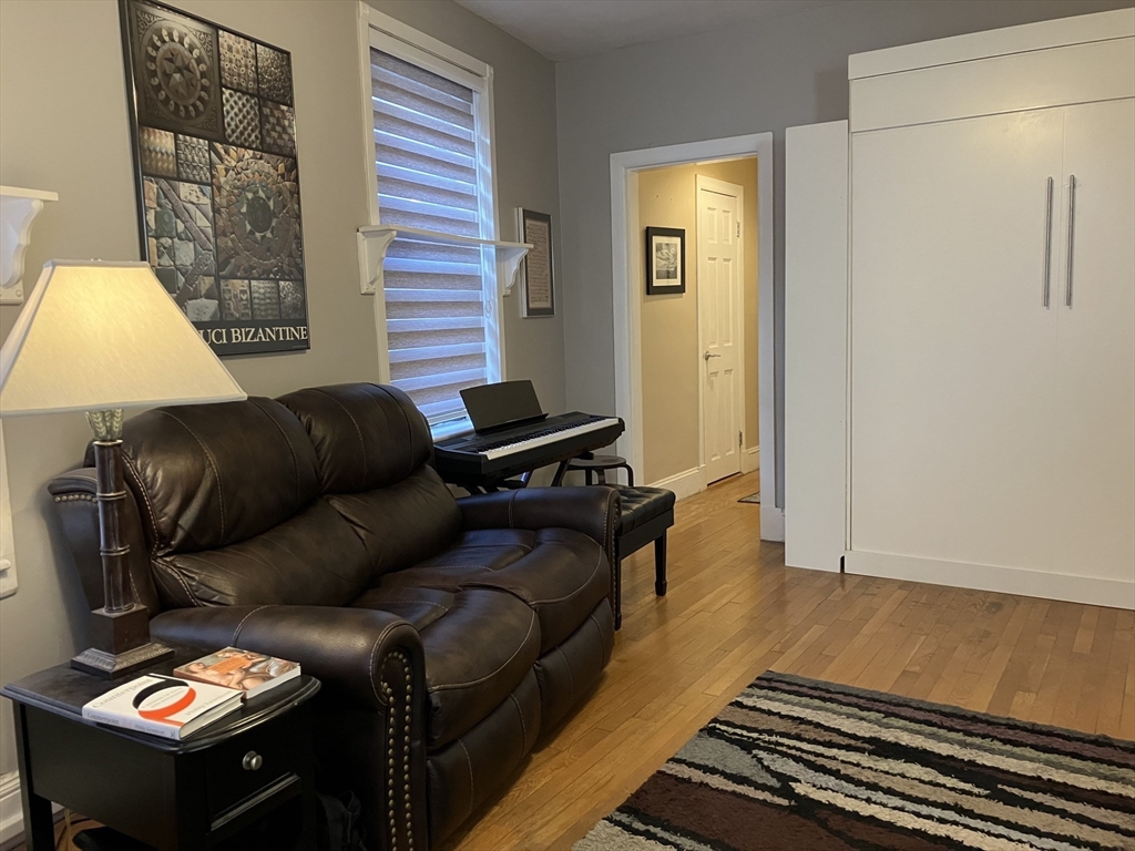 64 Queensberry, Fenway